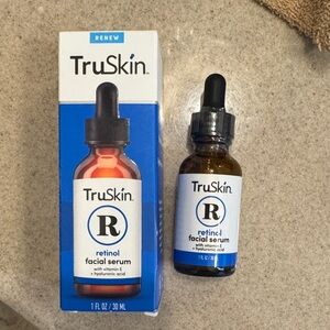 truSkin Retinol Facial Serum with Vitamin E and Hyaluronic Acid
